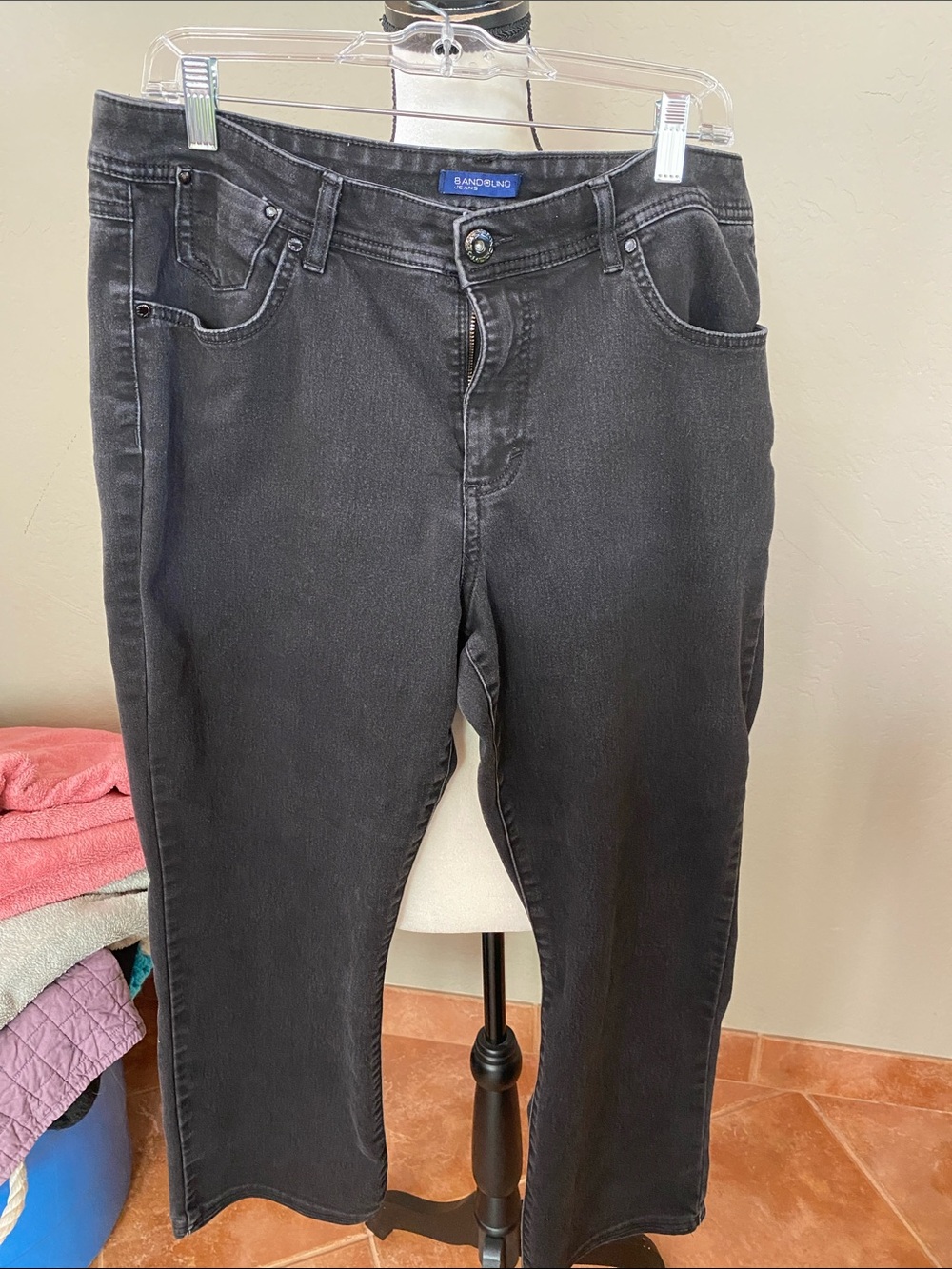 Bandolino women’s Black Straight-Leg Jeans